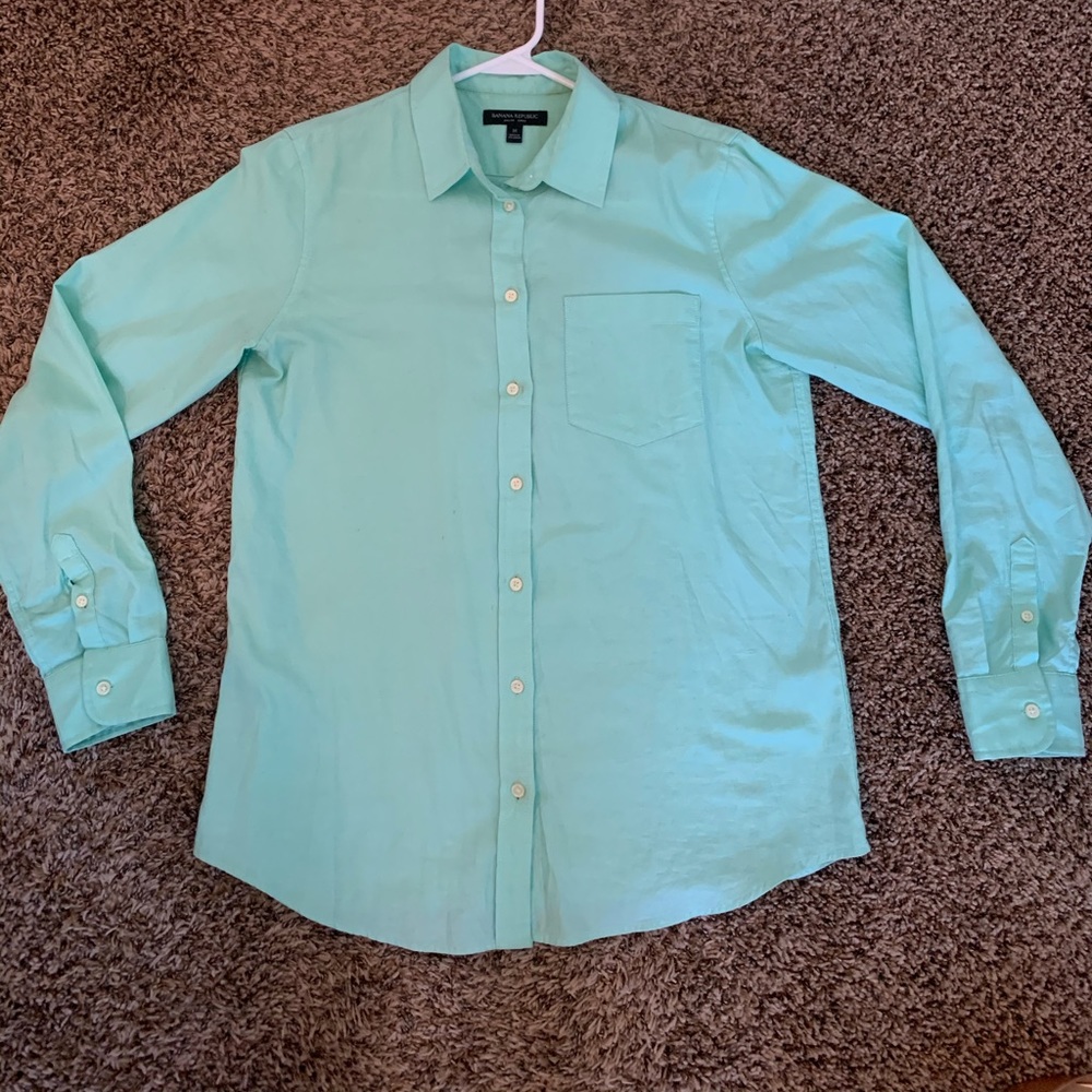 Banana Republic Button Down Shirt (Women’s Size M)